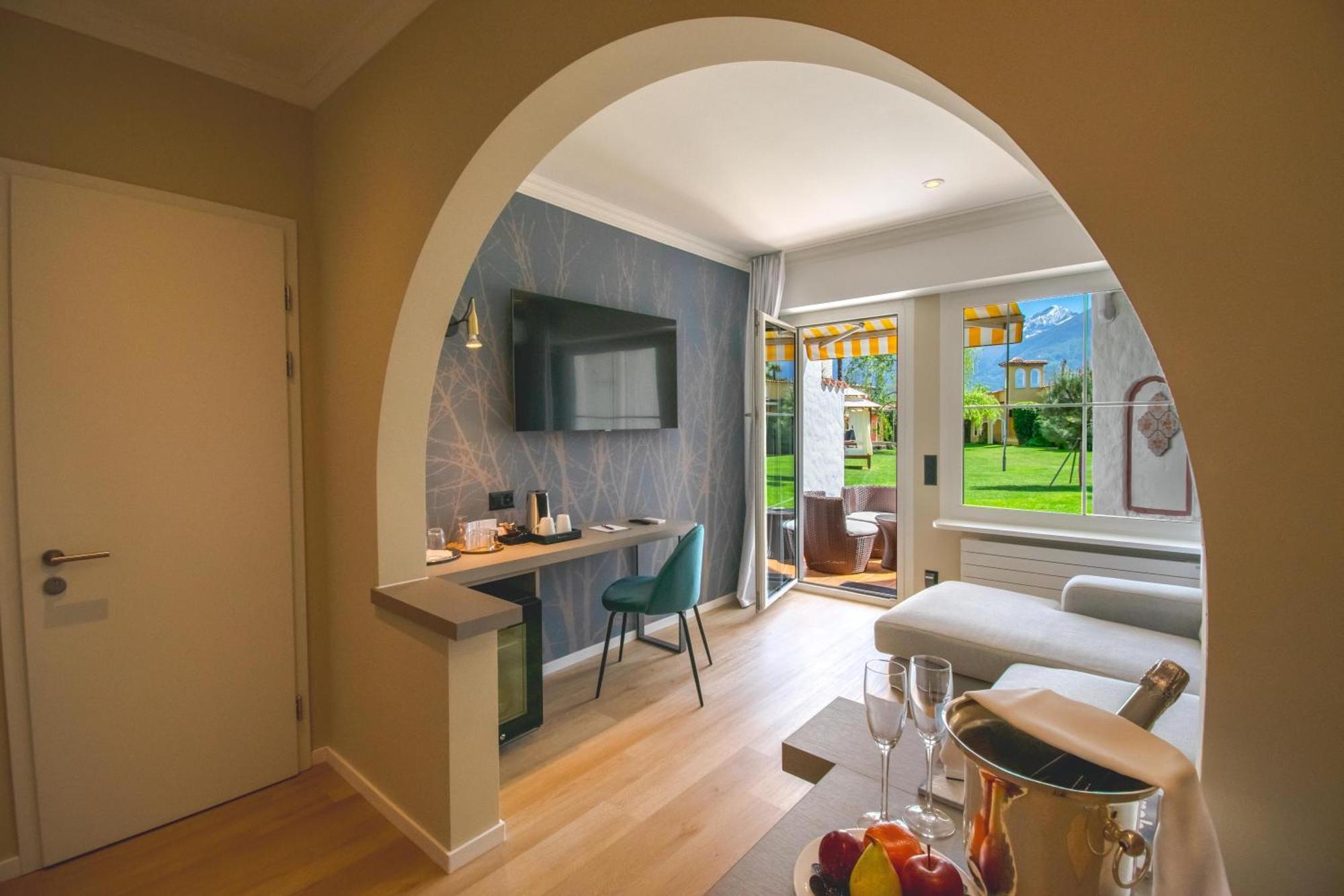 Albergo Losone Exteriör bild