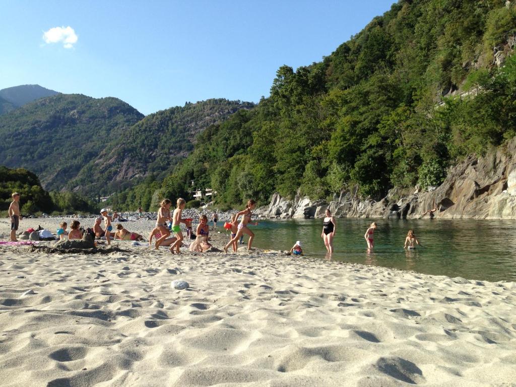 Albergo Losone Exteriör bild
